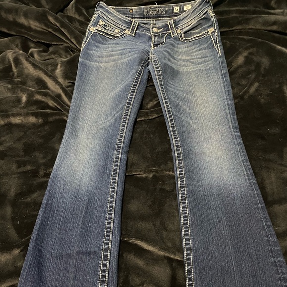 Size 28 Boot cut Miss Me Jeans - Picture 2 of 3